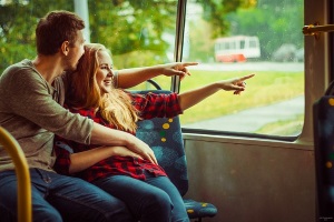 Как можно познакомиться с девушкой в автобусе, метро или на остановке: мастер-класс